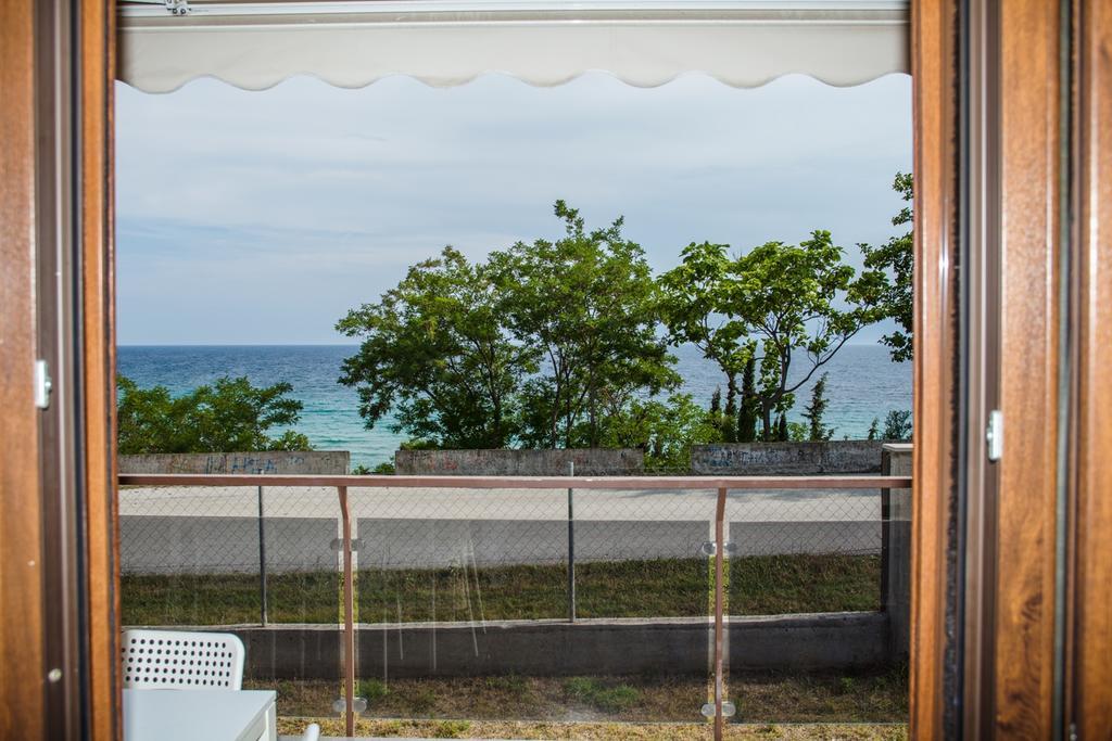 Sea View Appartment In Geoponika Nea Kallikrateia Luaran gambar
